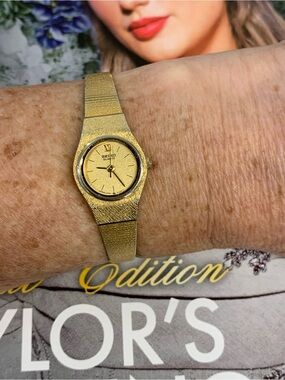VTG Seiko Gold Tone Ladies Dress Watch